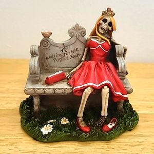 "Waiting For The Perfect Man" Skeleton Figuirine